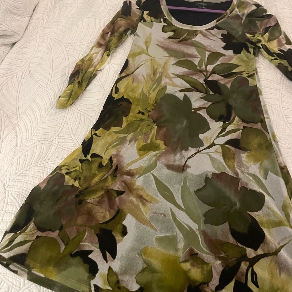 Karen Kane Green and Brown Floral Long Sleeve Dress